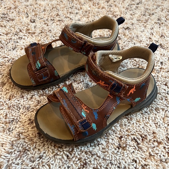 Carter’s brand toddler boy’s dinosaur sandals size 11 🦕 - Picture 2 of 3